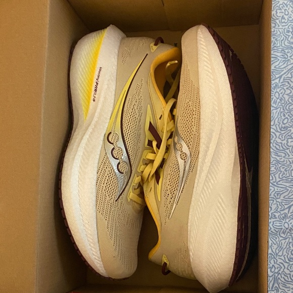 Saucony Women's Running Shoes - Yellow and White (Triumph 21) - Picture 1 of 2